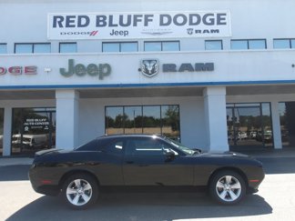 Used 2023 Dodge Challenger SXT image 1