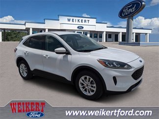 Used 2020 Ford Escape SE image 1