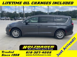 Used 2021 Chrysler Voyager Lxi image 1