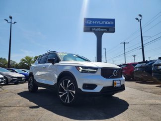 Used 2021 Volvo XC40 T5 R-Design w/ Climate Package image 1