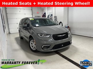Used 2023 Chrysler Pacifica Touring-L image 1