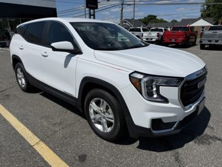 Certified 2023 GMC Terrain SLE image 1
