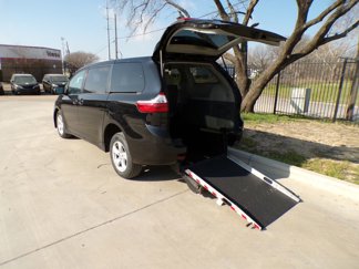 Used 2019 Toyota Sienna L image 1