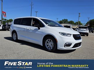 New 2025 Chrysler Pacifica Select image 1
