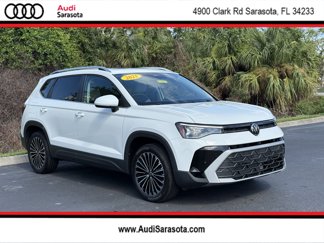 Used 2025 Volkswagen Taos SE image 1