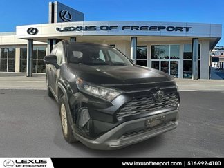 Used 2019 Toyota RAV4 LE image 1