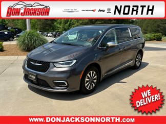 Used 2023 Chrysler Pacifica Limited image 1
