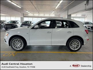 Used 2017 Audi Q5 2.0T Premium Plus w/ Technology Package image 1