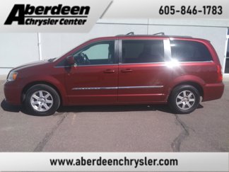Used 2013 Chrysler Town & Country Touring image 1