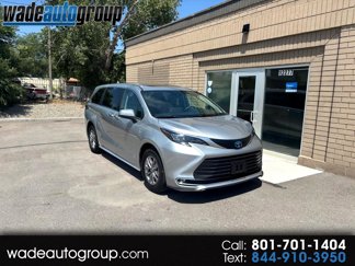 Used 2024 Toyota Sienna XLE image 1