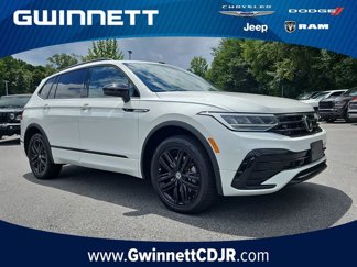 Used 2022 Volkswagen Tiguan SE R-Line image 1