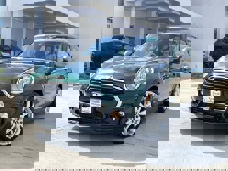 Used 2017 MINI Cooper Clubman video 2