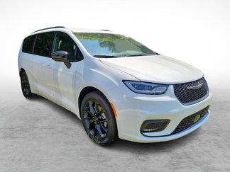 New 2024 Chrysler Pacifica Touring-L w/ S Appearance Package image 1