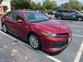 Used 2020 Toyota Camry LE image 1