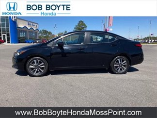 Used 2021 Nissan Versa SV image 1