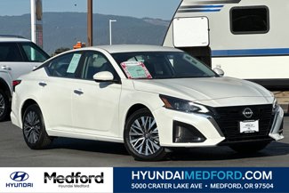 Used 2023 Nissan Altima 2.5 SV image 1