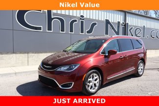 Used 2017 Chrysler Pacifica Touring-L Plus w/ Tire & Wheel Group image 1