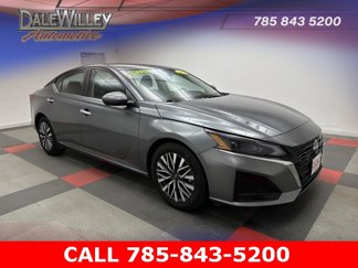 Used 2023 Nissan Altima 2.5 SV image 1