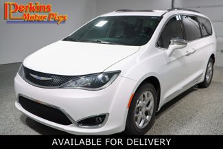 Used 2019 Chrysler Pacifica Limited image 1