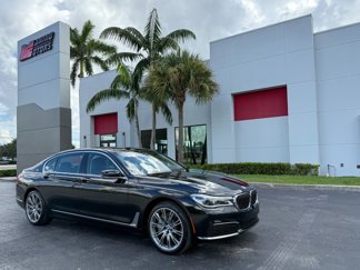 Used 2019 BMW 750i w/ Executive Package image 1