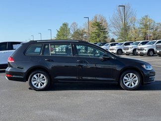 Used 2019 Volkswagen Golf S image 1