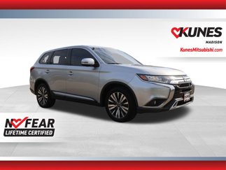 Used 2019 Mitsubishi Outlander SE image 1