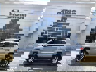 Certified 2020 Jeep Grand Cherokee Laredo image 1