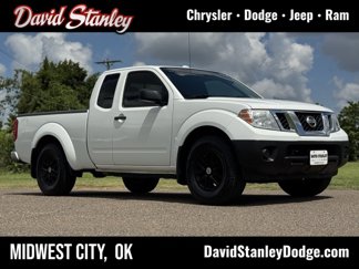 Used 2018 Nissan Frontier SV image 1