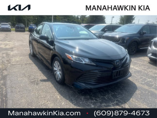 Used 2019 Toyota Camry LE image 1