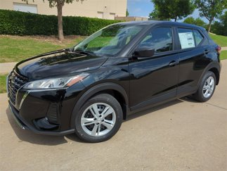 New 2025 Nissan Kicks Play S image 1
