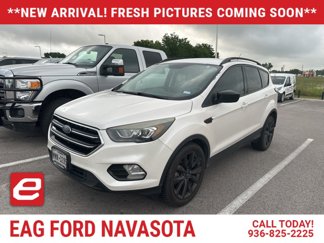 Used 2017 Ford Escape SE w/ SE Sport Appearance Package image 1