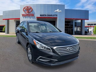 Used 2017 Hyundai Sonata SE image 1