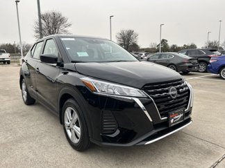 New 2025 Nissan Kicks Play S image 1