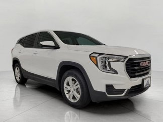 Used 2024 GMC Terrain SLE image 1