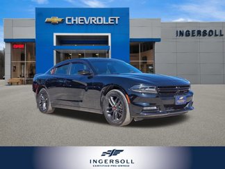 Used 2019 Dodge Charger SXT w/ Blacktop Package image 1