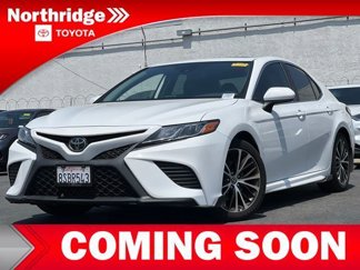 Used 2020 Toyota Camry SE image 1