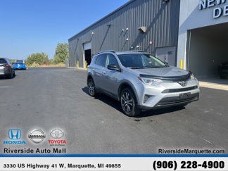 Used 2018 Toyota RAV4 LE video 1