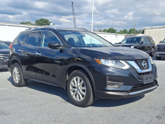 Used 2017 Nissan Rogue SV image 1