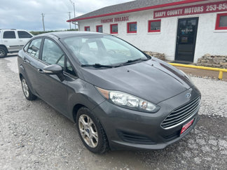 Used 2015 Ford Fiesta SE image 1