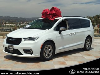 Used 2023 Chrysler Pacifica Limited image 1