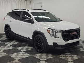 Used 2022 GMC Terrain SLE w/ Driver Convenience Package image 1