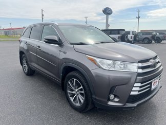 Used 2018 Toyota Highlander XLE image 1