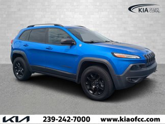 Used 2018 Jeep Cherokee Trailhawk video 1