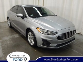 Used 2020 Ford Fusion SE image 1