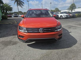 Used 2018 Volkswagen Tiguan SE w/ Panoramic Sunroof Package image 1