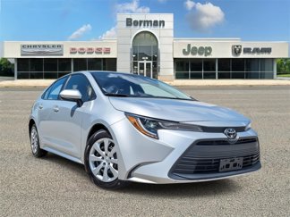Used 2023 Toyota Corolla LE image 1