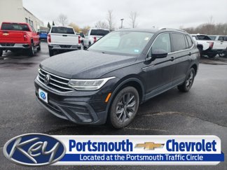 Used 2022 Volkswagen Tiguan SE image 1