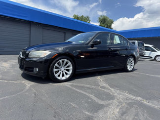 Used 2011 BMW 328i xDrive Sedan image 1