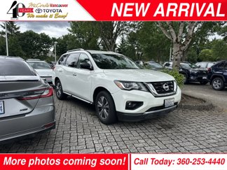 Used 2018 Nissan Pathfinder SV image 1