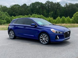 Used 2020 Hyundai Elantra GT image 1